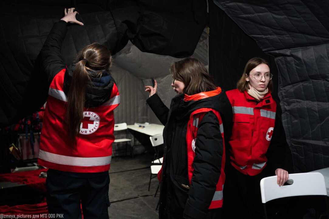 Иллюстрация к новости: Волонтеры спешат на помощь в чрезвычайных ситуациях